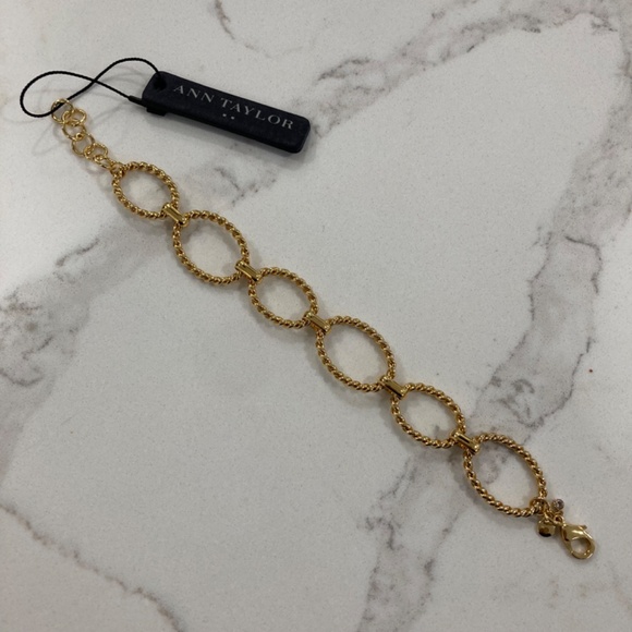 Ann Taylor Gold Roped Loop Link Bracelet - Picture 3 of 5